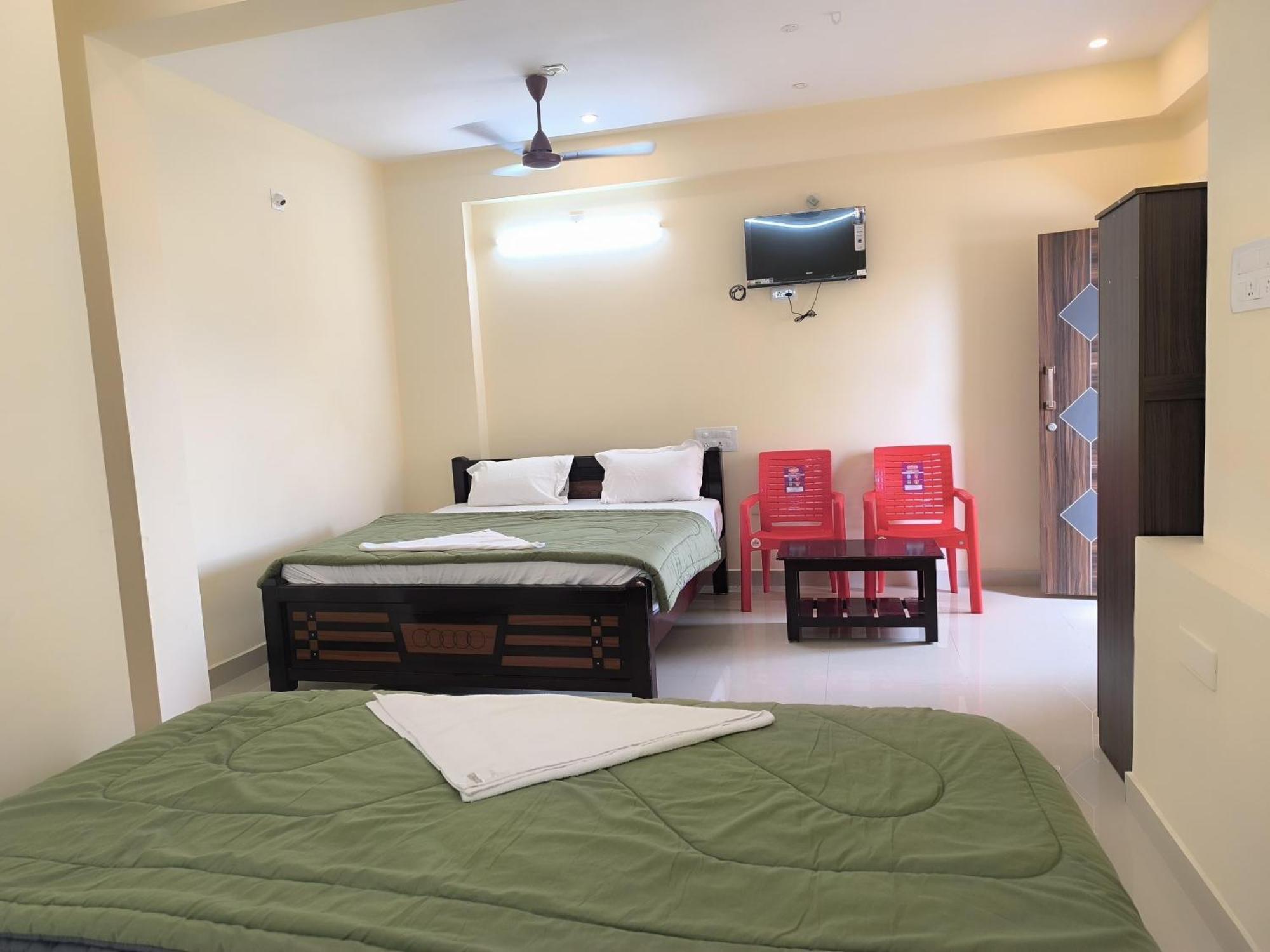 Hotel Vishnu Grand ตีรูปาติ ภายนอก รูปภาพ