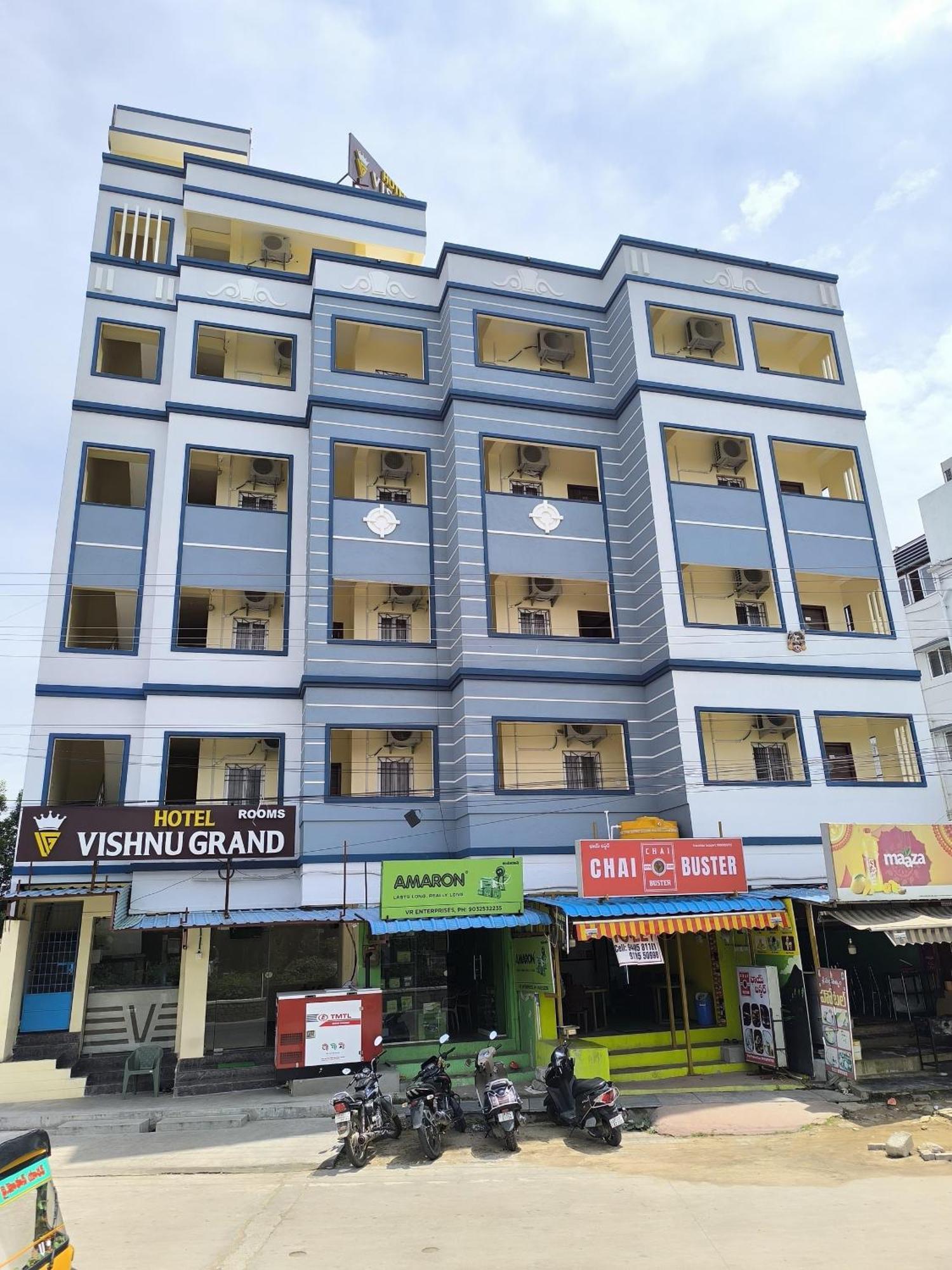 Hotel Vishnu Grand ตีรูปาติ ภายนอก รูปภาพ